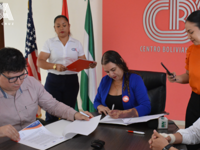 FIRMA DE CONVENIO INTERINSTITUCIONAL ENTRE CONECTA MENTORA Y EL CENTRO BOLIVIANO AMERICANO DE SANTA CRUZ DE LA SIERRA.