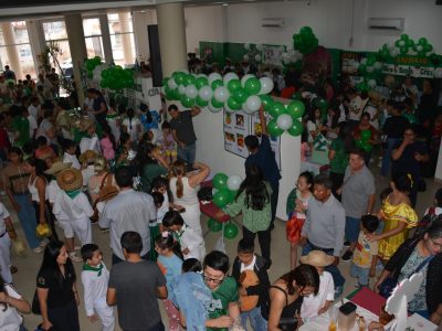 El CBA celebra Santa Cruz a lo grande con un Green Day que unió inglés, tradición e identidad cruceña